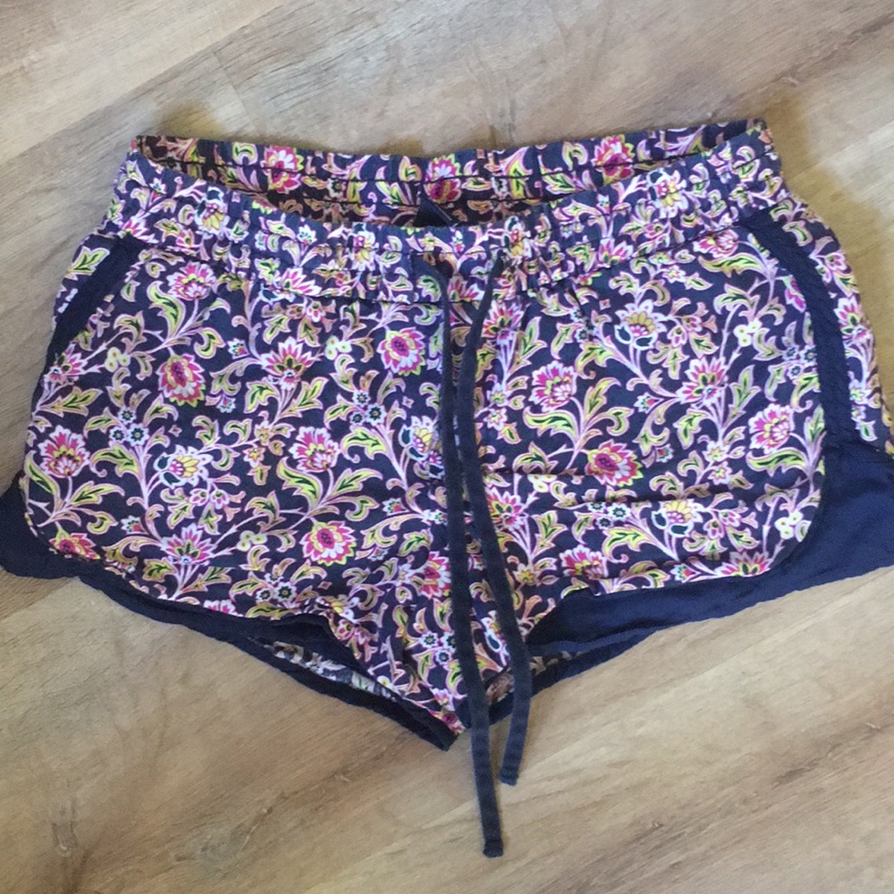 Gap resort shorts
